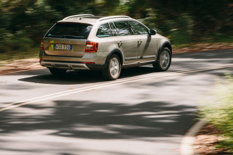  Skoda Octavia Scout 2015 года  (AU) (фото 12 из 30)